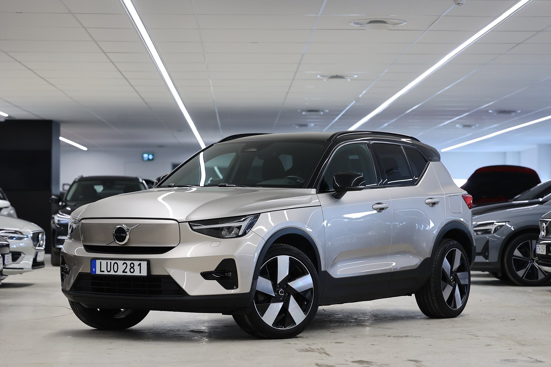 Volvo XC40 Recharge Single Motor 231hk Plus Keyless B-kamera Drag