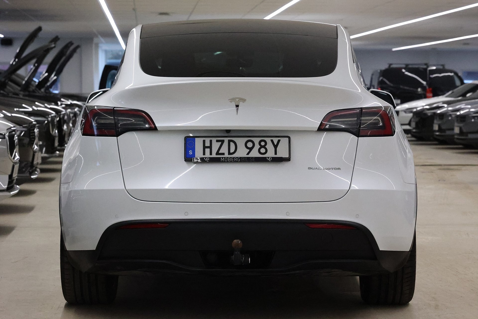 Tesla Model Y Long Range AWD 514hk Pano Drag Navi Läder