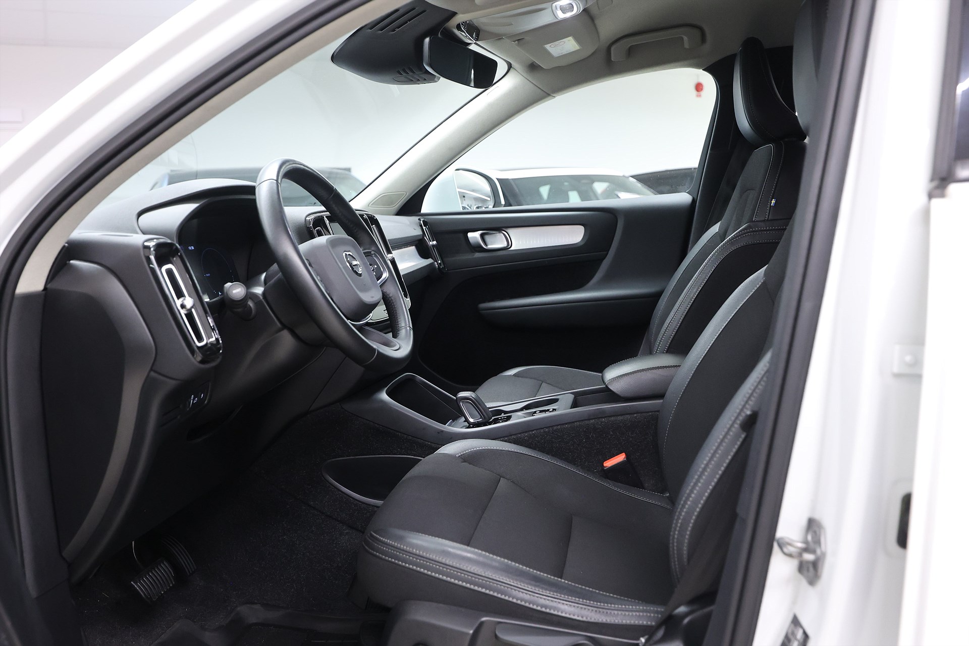 Volvo XC40 T5 Recharge 262hk *Hjulkampanj!* Momentum Värmare