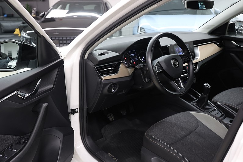 Skoda Scala 1.0 TSI 115hk *Hjulkampanj!* B-kamera PDC Farth MOMS