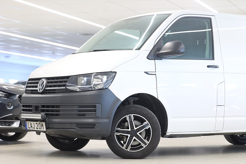 Volkswagen Transporter T28 2.0 TDI 150hk V-Inrett 3-Sits Drag MOMS