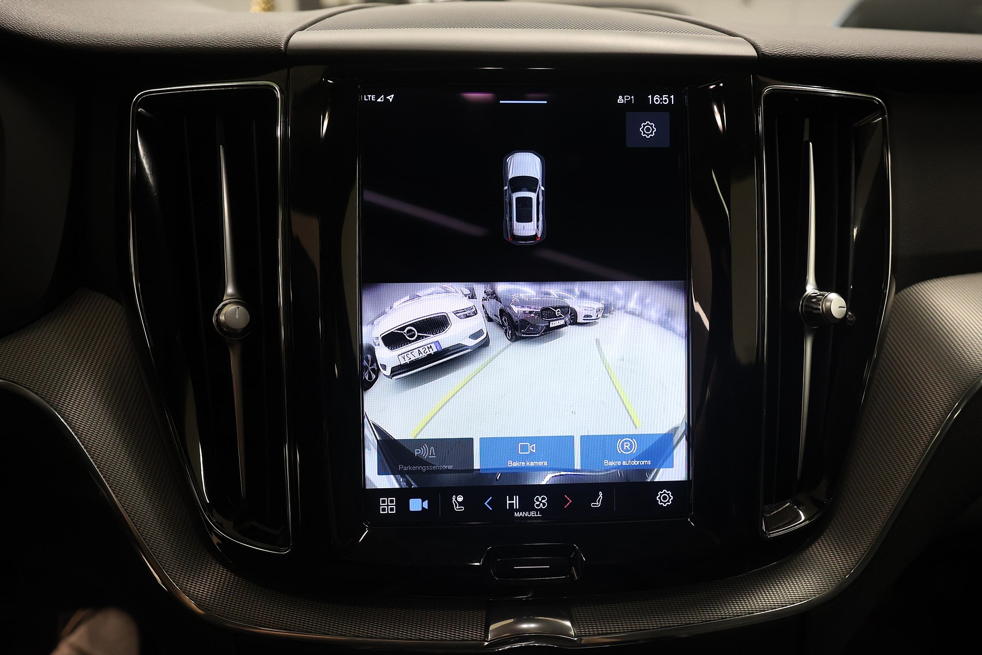 Volvo XC60 Recharge T6 AWD 350hk *Hjulkampanj!* Core Läder