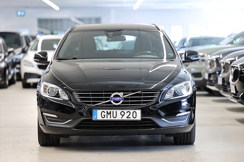 Volvo V60 D5 AWD Plug-in AWD Momentum B-Kamera Drag