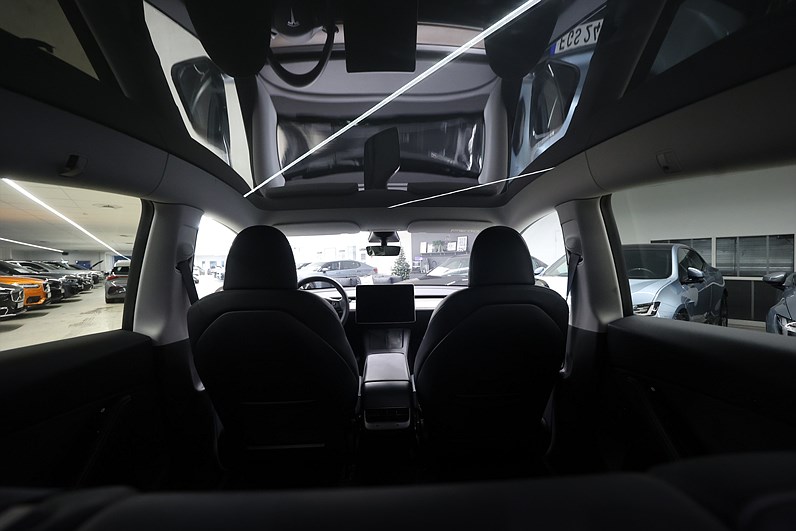 Tesla Model Y Long Range AWD 514hk *Hjulkampanj!* AP Drag Pano