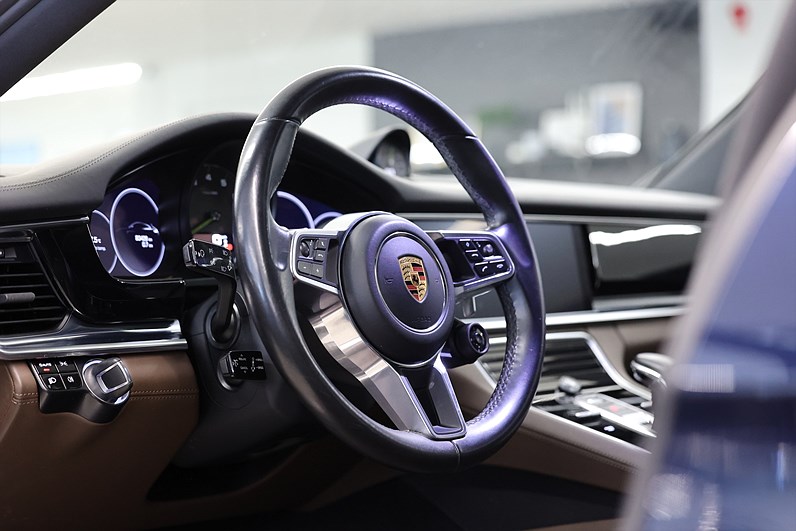 Porsche Panamera 4 E-Hybrid Sport Turismo SportDesign Pkt Pano 360-Kam