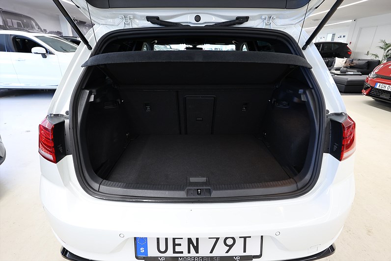 Volkswagen Golf 5-dörrar 1.5 TSI 150hk R Line CarPlay PDC