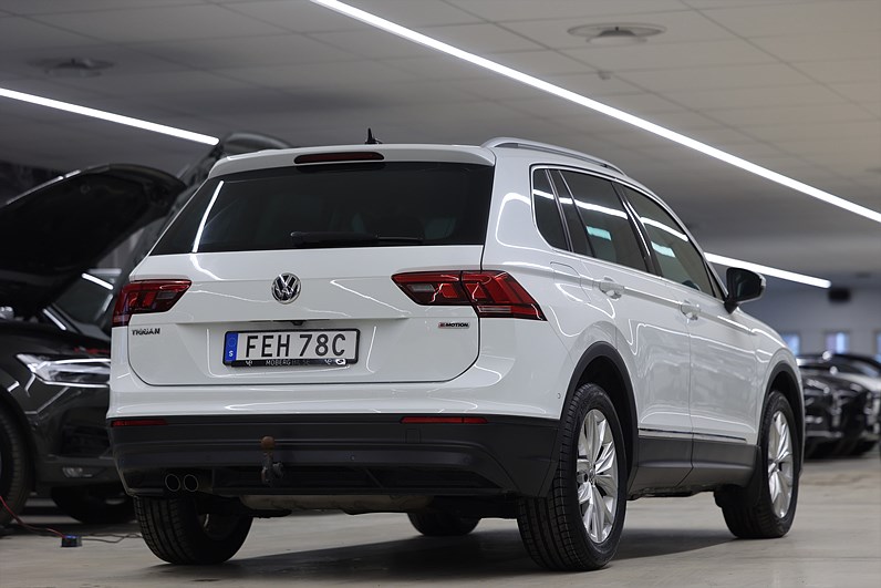 Volkswagen Tiguan 2.0 TSI 4M 190hk CarPlay B-Kamera Drag Värmare