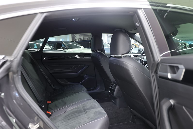 Volkswagen Arteon eHybrid 218hk R-Line Drag