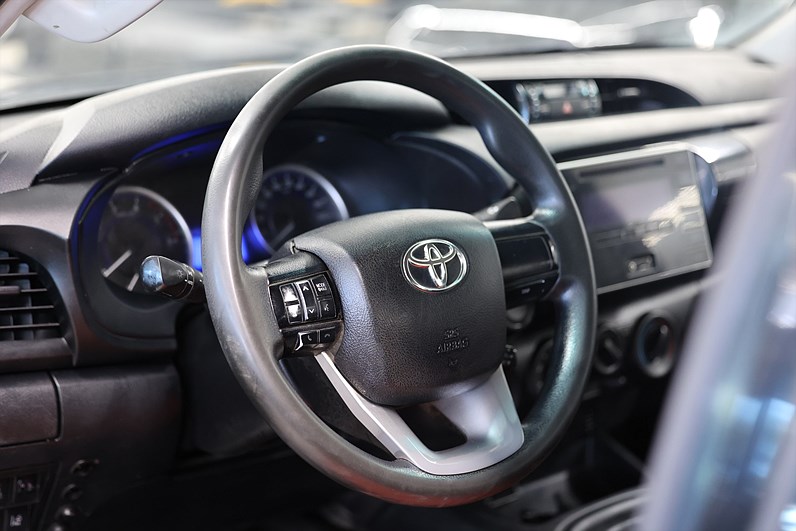 Toyota Hilux Dubbelhytt 2.4 AWD 150hk Dragkrok LEASEBAR
