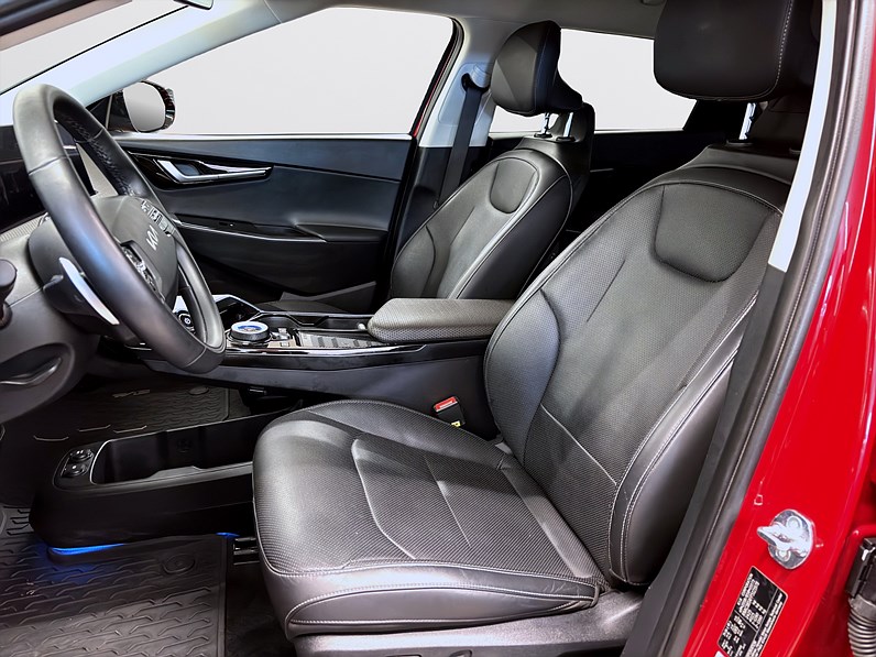 Kia EV6 77.4 kWh 228hk Plus 360 Navi Keyless Drag PDC CarPlay