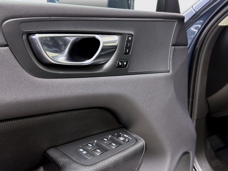 Volvo XC60 T8 Twin Engine 392hk Advanced Edt 2 Års Garanti!