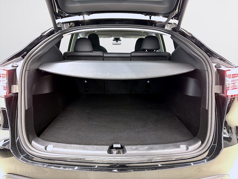 Tesla Model Y Standard Range 299hk Helg på Moberg!  Pano Läder Navi B-Kamera