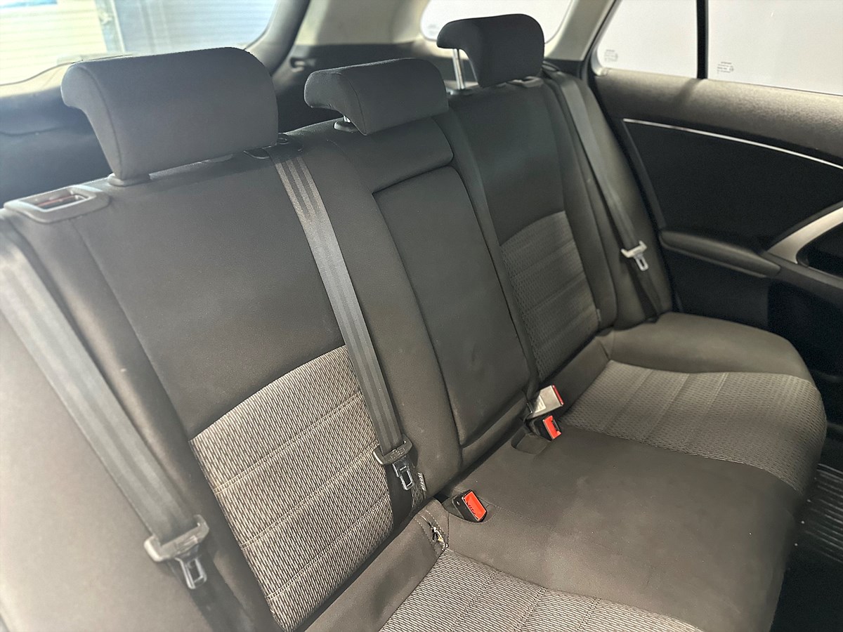 Toyota Avensis – bild 17