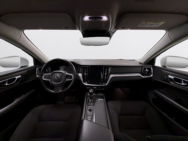 Volvo V60 D3 AWD 150hk Momentum Drag Navi CarPlay PDC