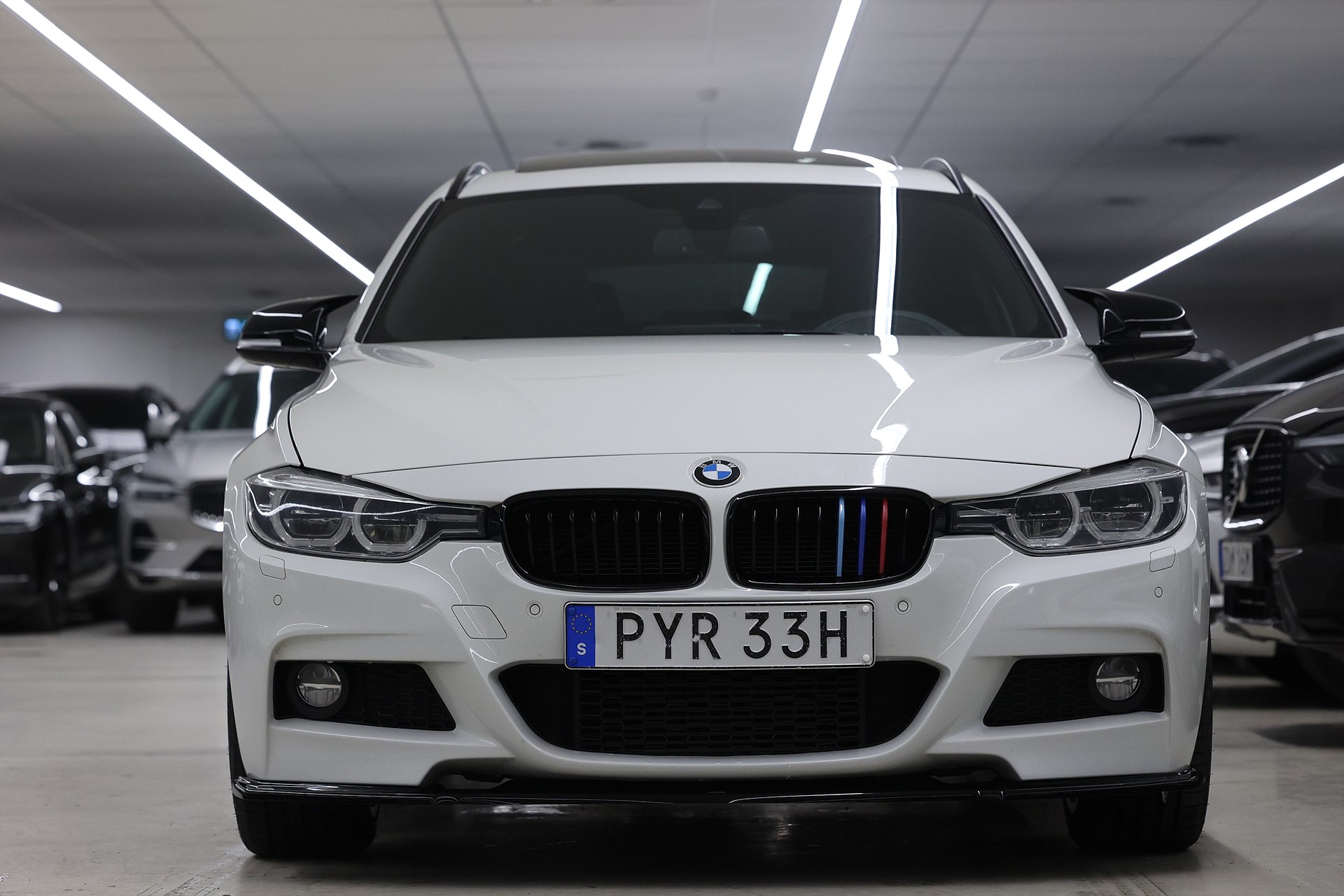 BMW 320d xDrive Touring 190hk *Hjulkampanj!* M Sport Pano HUD H/K Keyless Drag
