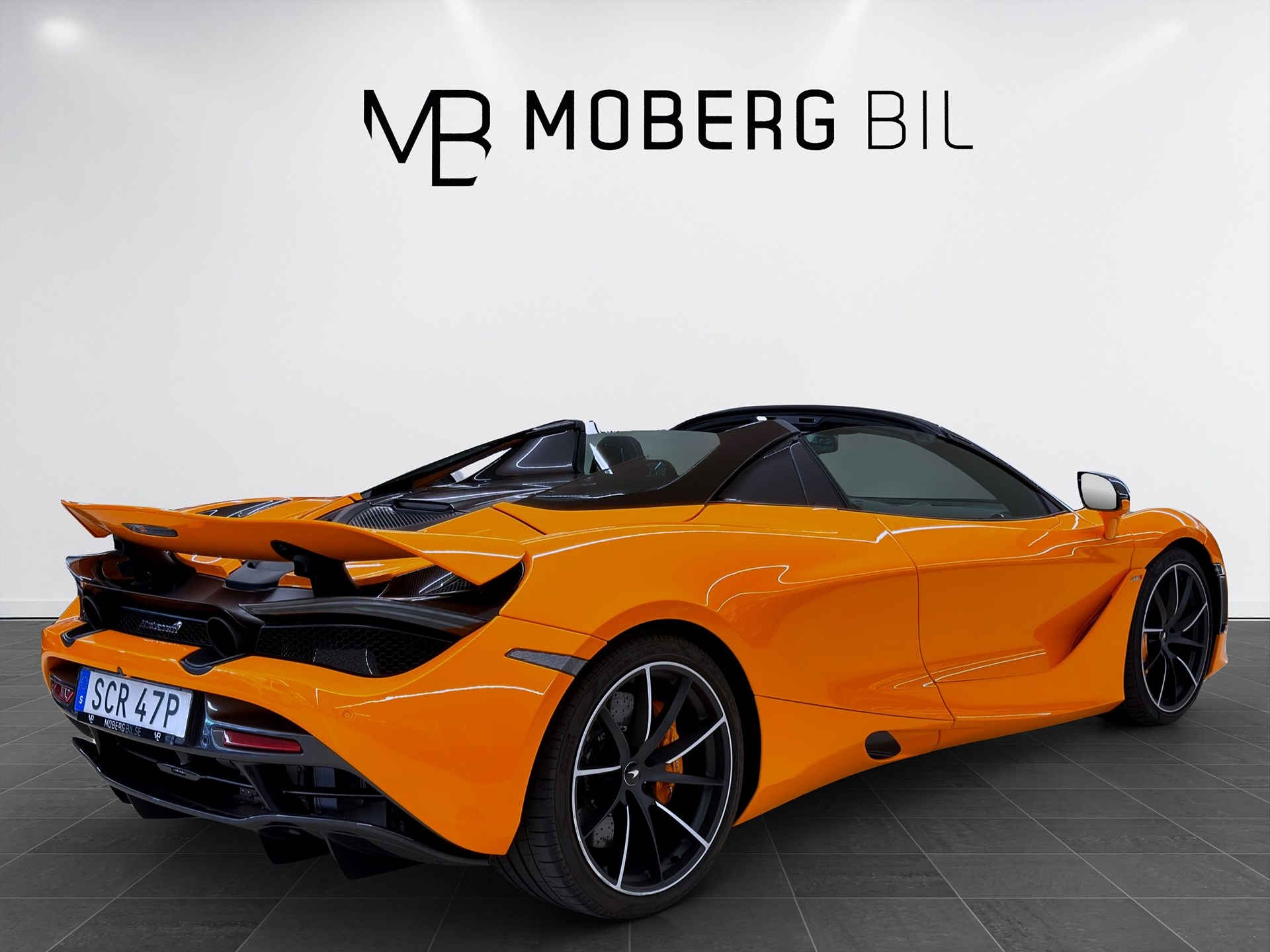 McLaren 720S Spider Performance Plus B&W Carbon Lift
