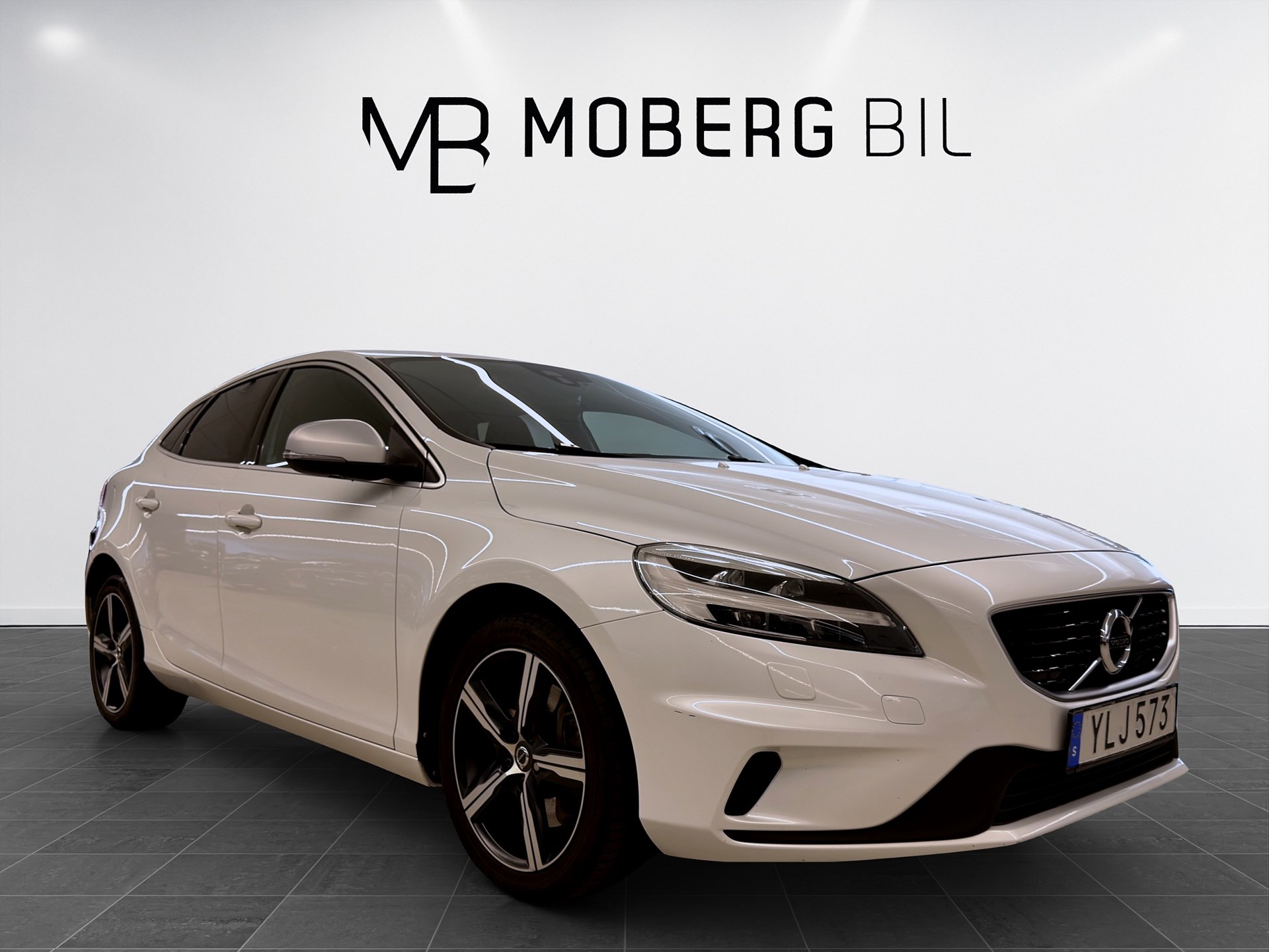 Volvo V40 D4 190hk R-Design PDC Keyless Drag LED