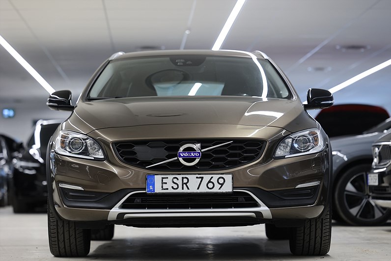 Volvo V60 Cross Country D3 150hk Classic Navi Värmare Keyless