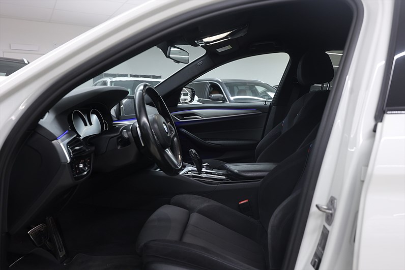 BMW 530i Sedan 252hk M Sport Shadow HiFi Drag