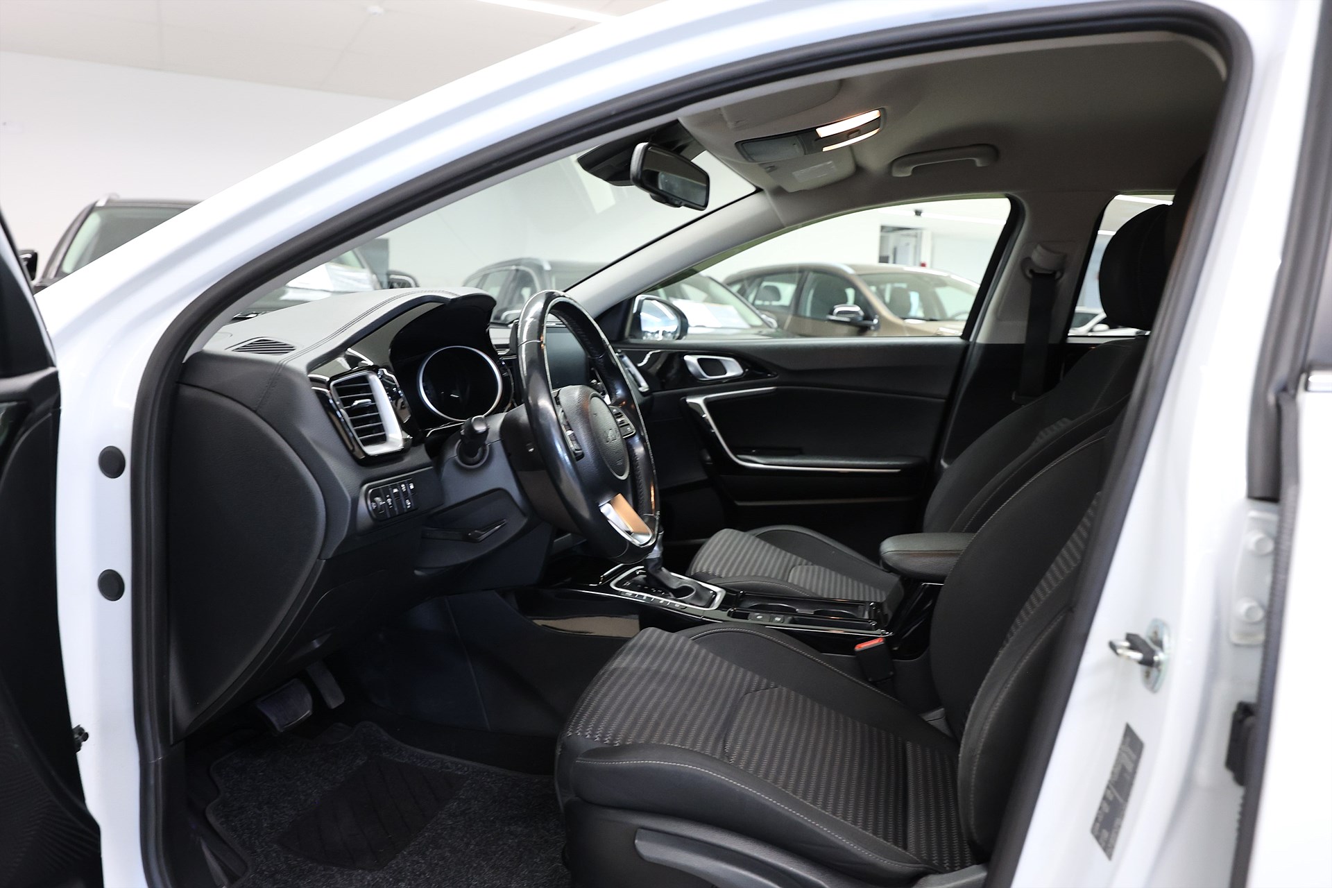 Kia Ceed SW PHEV 141hk Advance B-kamera Värmare LED