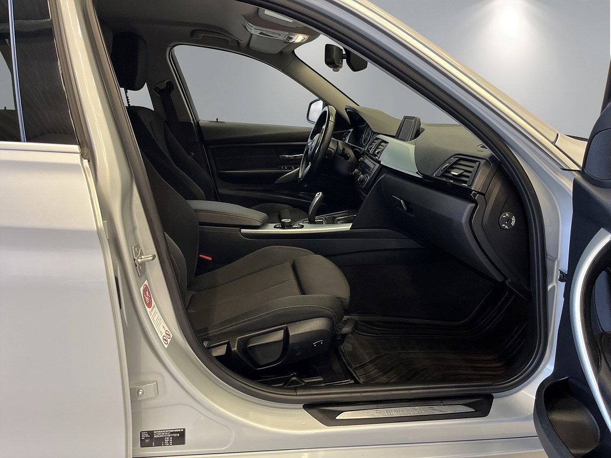 BMW 320d xDrive Touring Steptronic, 184hk, 2014