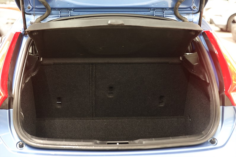 Volvo V40 D2 120hk *Hjulkampanj!* Kinetic Värmare PDC Farth