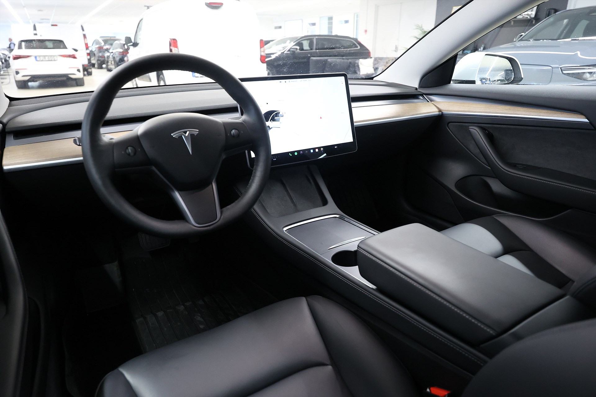 Tesla Model 3 Standard Range 283hk Pano Läder Navi B-Kamera Keyless