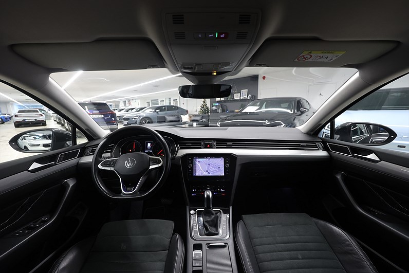 Volkswagen Passat SC 1.4 TSI 218hk *Hjulkampanj!* GTE Värmare Navi Drag MOMS