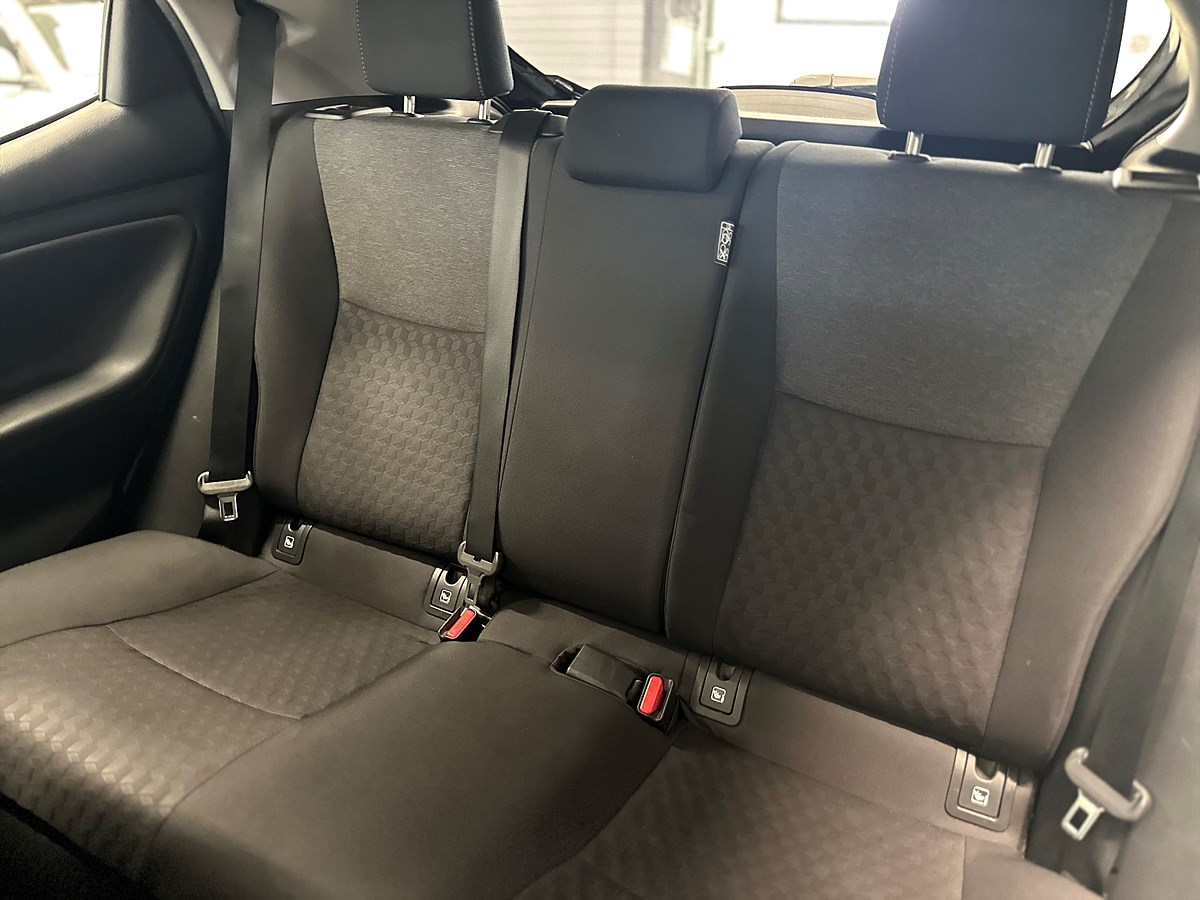 Toyota Yaris – bild 16