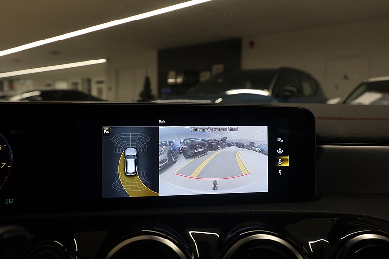 Mercedes-Benz CLA 200 SB 163hk AMG Drag Navi