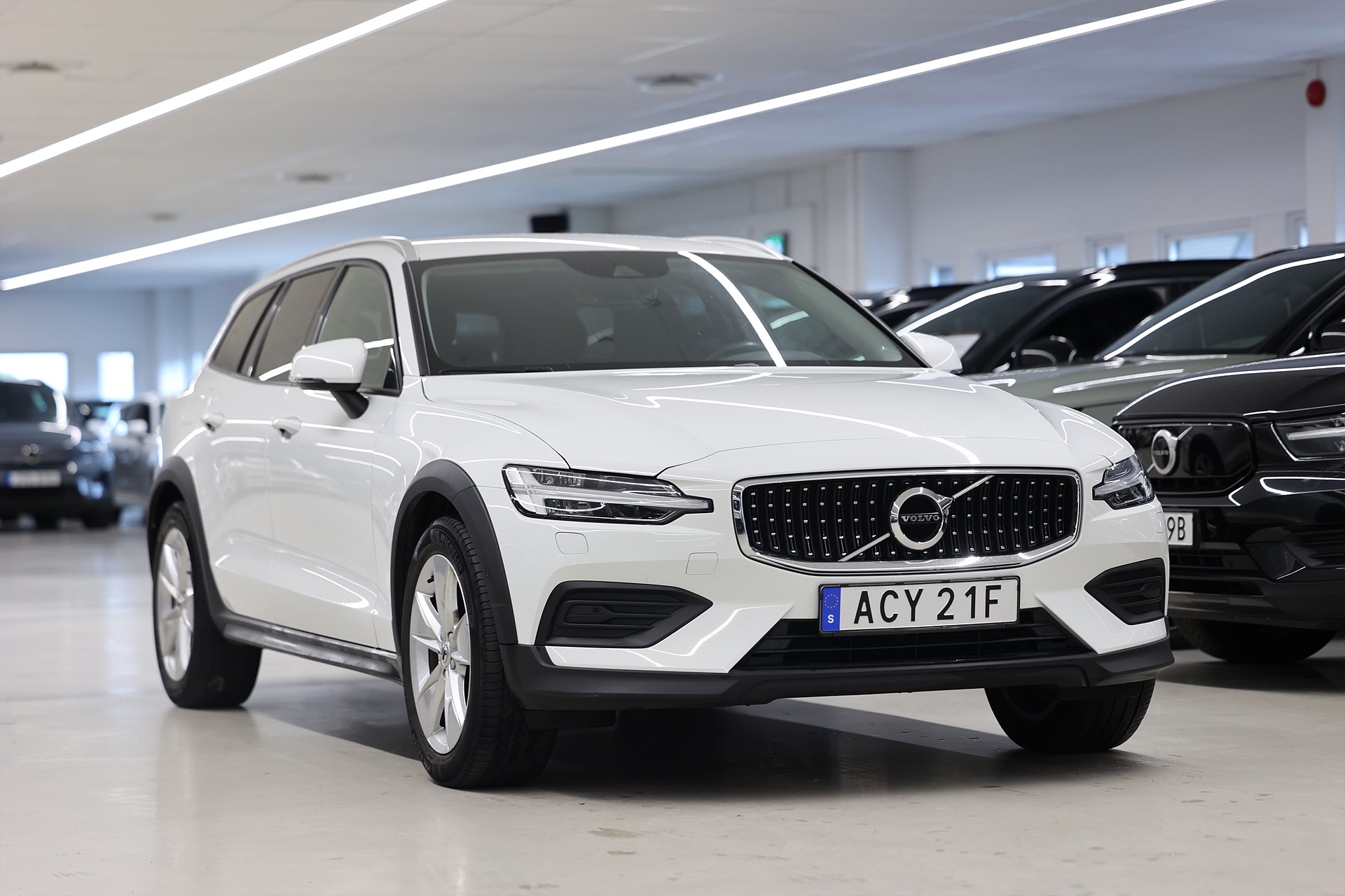 Volvo V60 Cross Country D4 AWD *Hjulkampanj!* Momentum Carplay