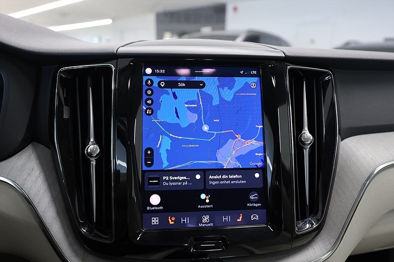 Volvo XC60 Recharge T6 AWD 350hk Core Pano Läder Värmare