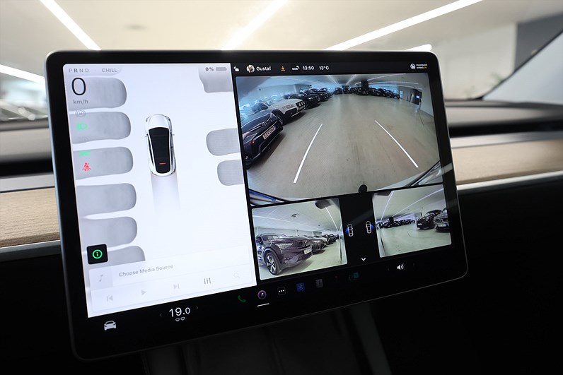 Tesla Model Y Standard Range 299hk Pano Läder Navi Drag B-Kamera