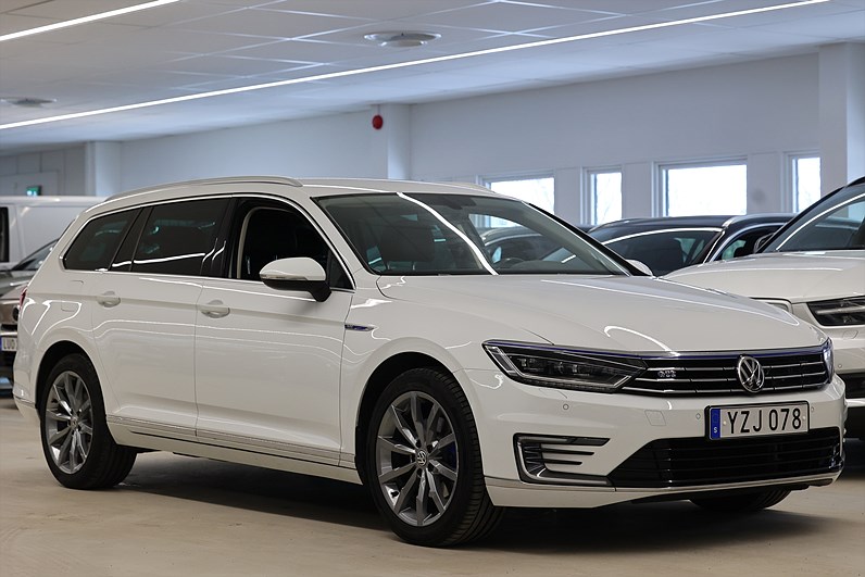 Volkswagen Passat GTE 1.4 TSI 218hk *Kampanj!* Värmare Kamera Drag