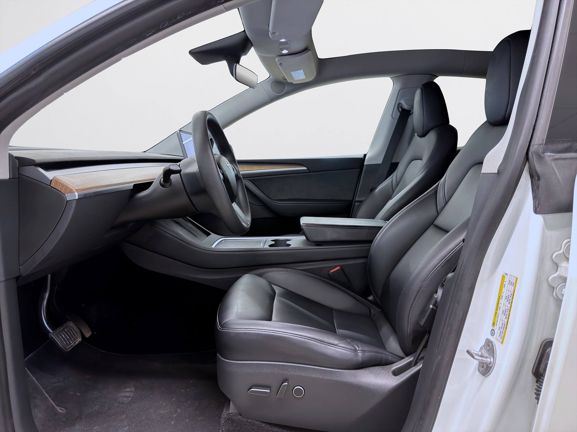 Tesla Model Y Long Range AWD 514hk Pano Drag Läder Navi