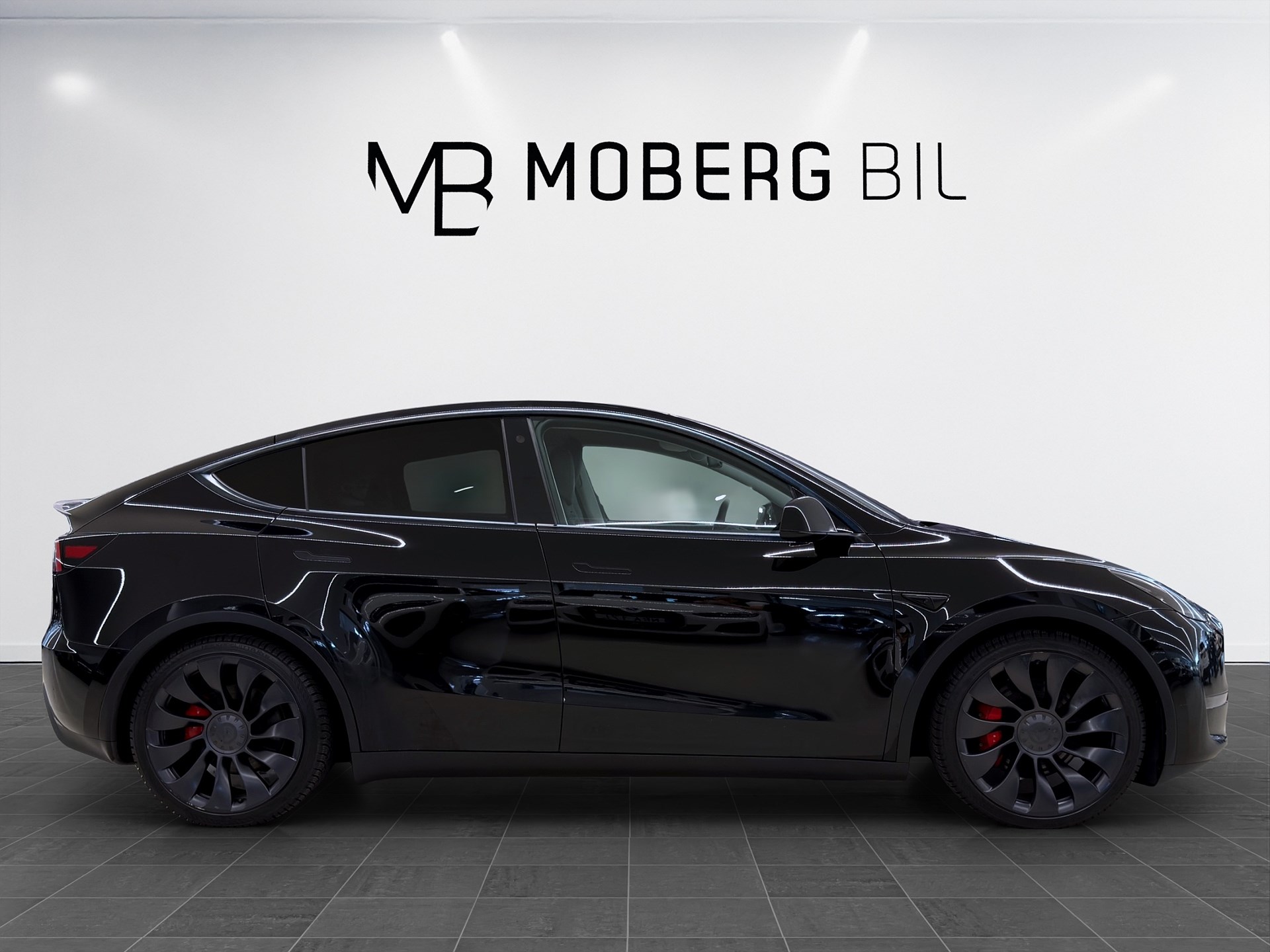 Tesla Model Y Performance 534hk Pano Läder Drag B-Kamera