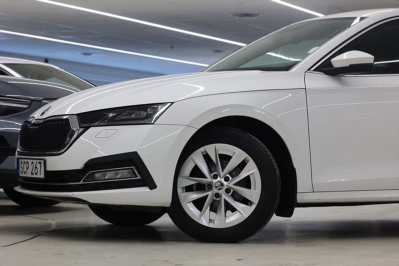 Skoda Octavia 1.0 TSI 110hk Style Keyless CarPlay Drag B-Kamera