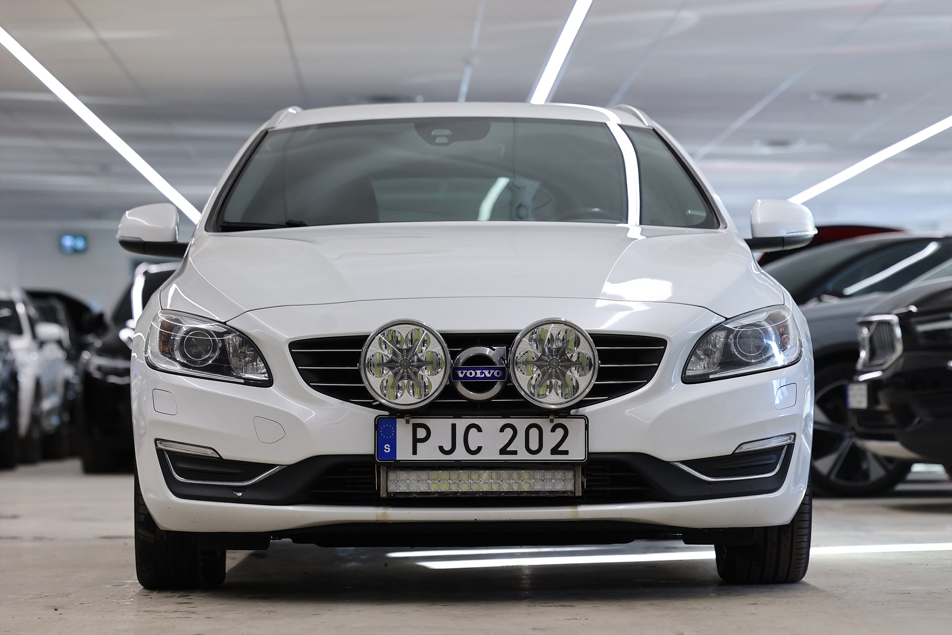 Volvo V60 D4 190hk Summum Värmare B-kamera Navi Skinn