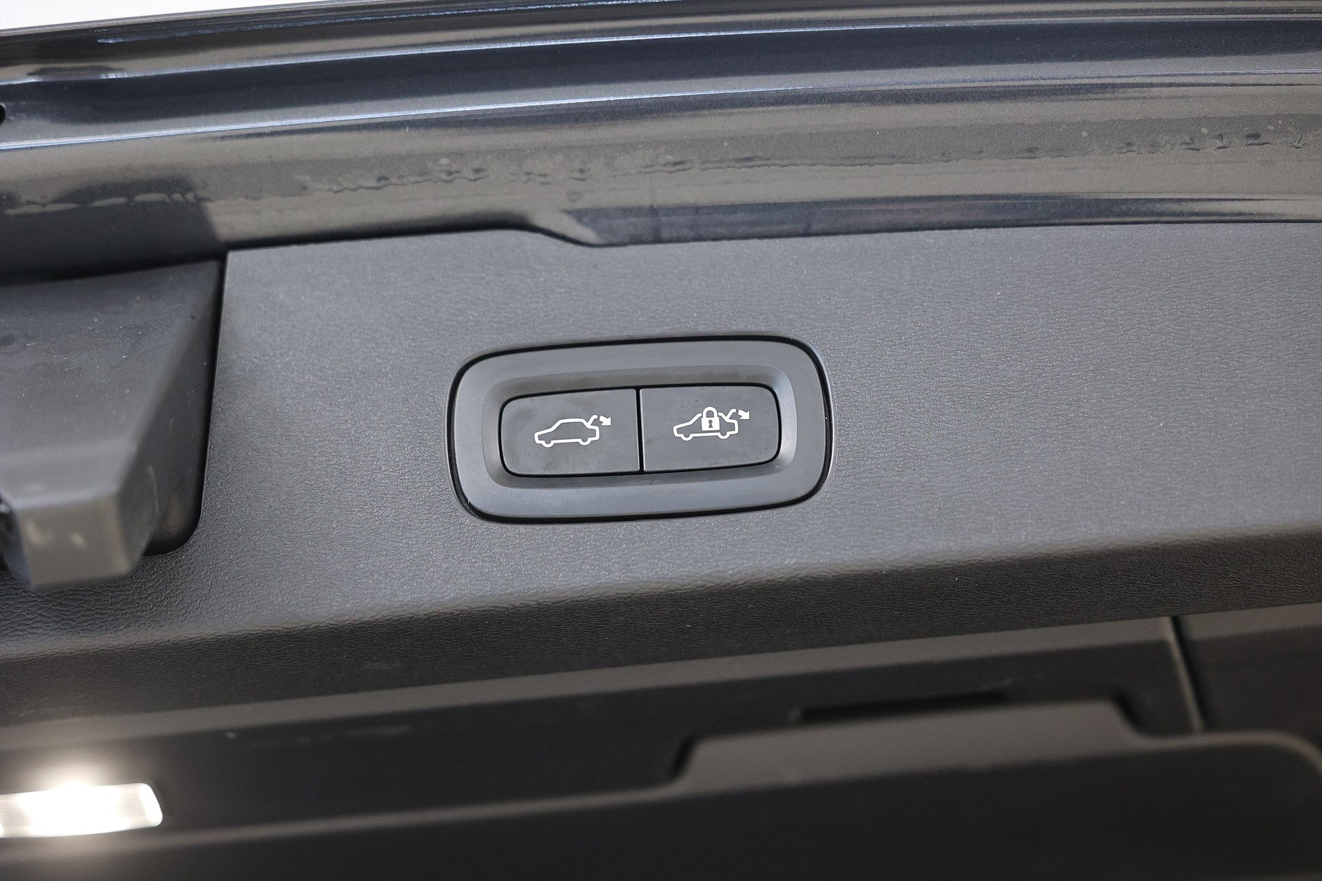 Volvo V60 T5 250hk R-Design Läder Keyless Värmare B-Kamera