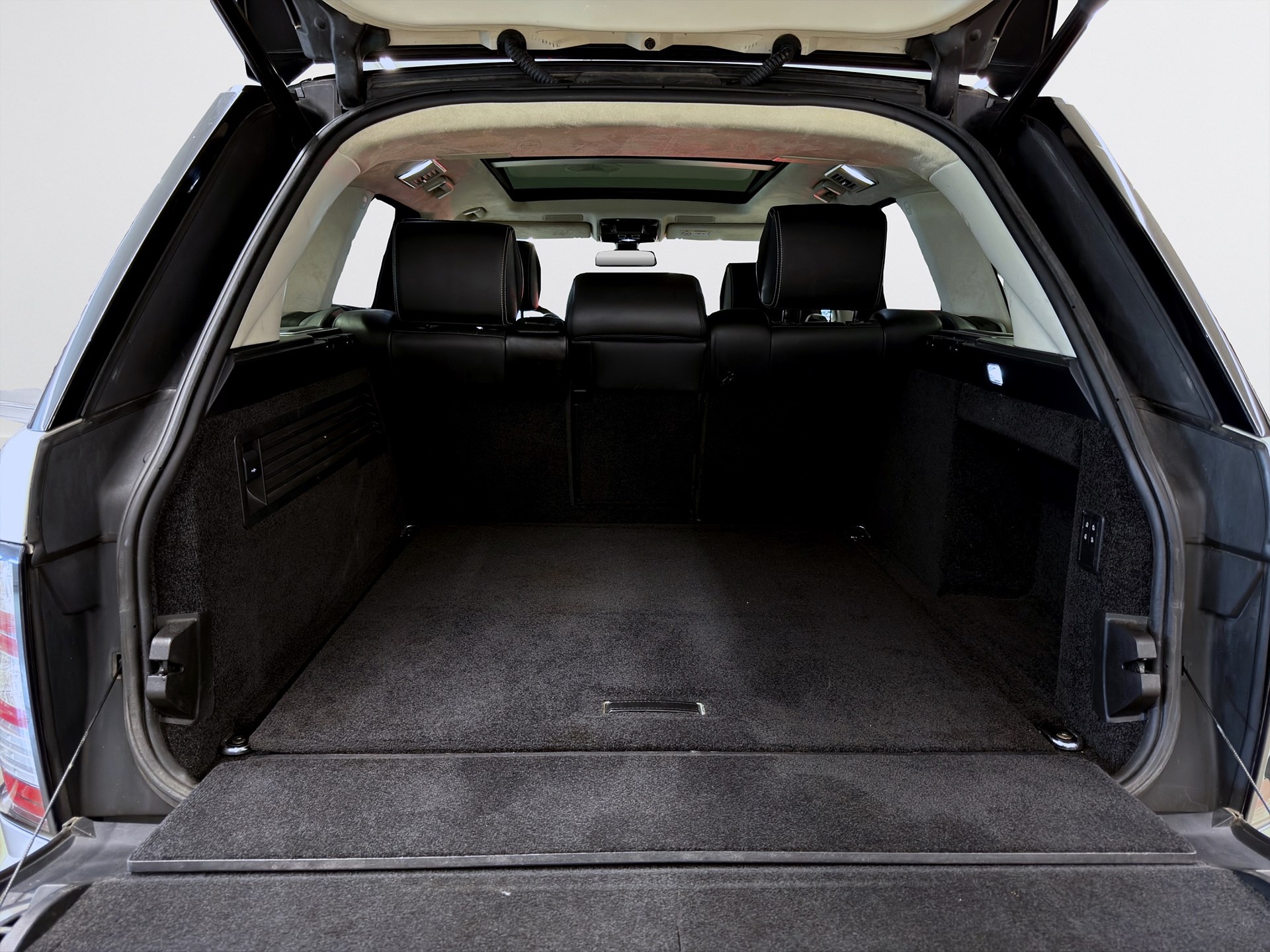 Land Rover Range Rover SDV8 Autobiography Sv-Såld Pano
