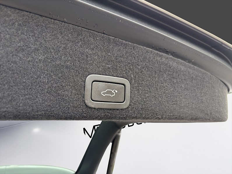 Volvo XC60 D4 AWD 190hk Drag Keyless Skinn B-Kamera VOC Pano