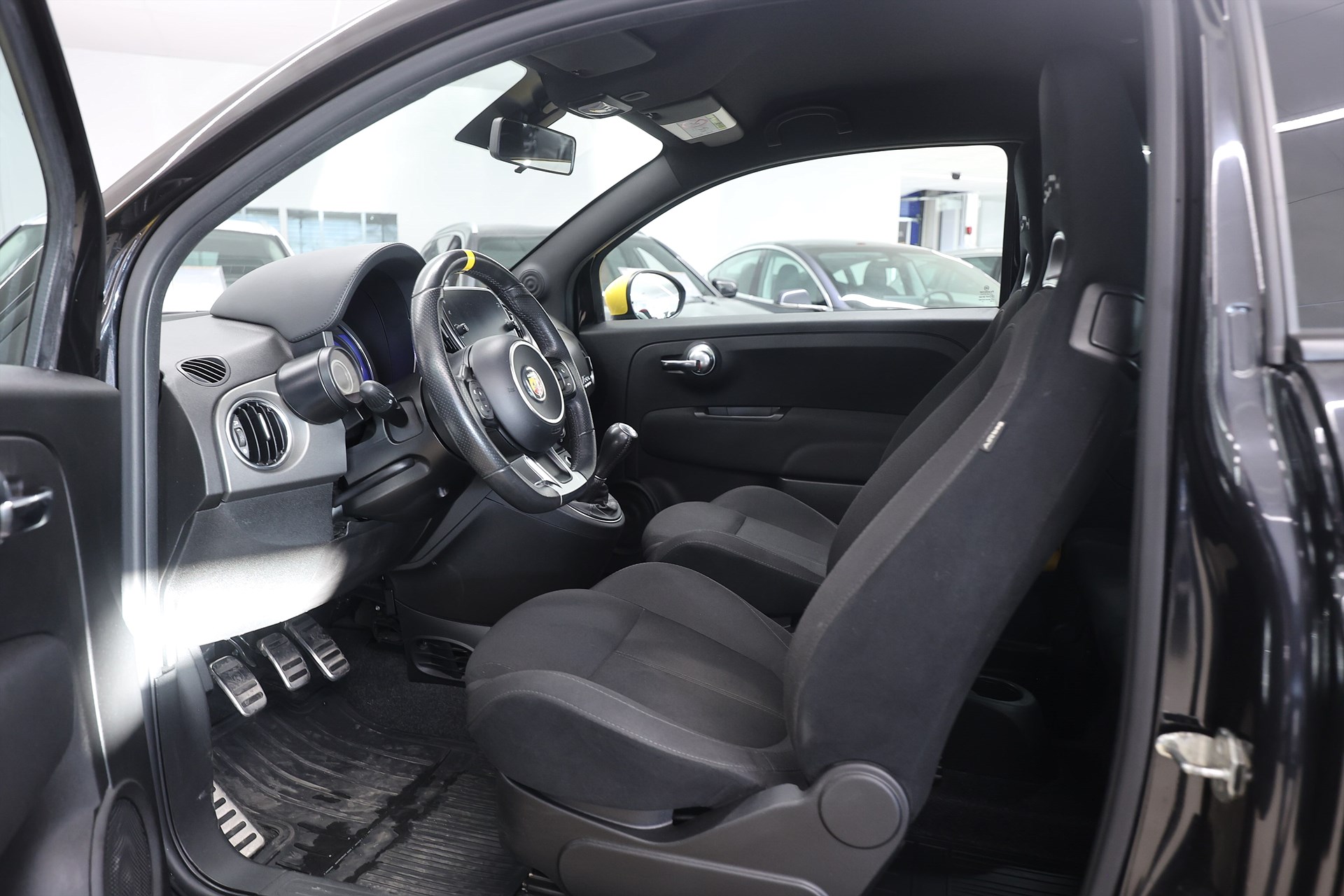 Abarth 595 1.4 T-JET 16V 160hk Pista Kit Yellow Sportavgas