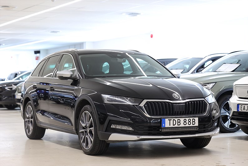 Skoda Octavia Scout 2.0 TDI 4x4 200hk B-kamera Drag Värmare MOMS