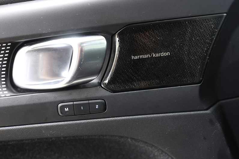 Volvo XC40 Recharge T4 211hk R-Design H/K Pano