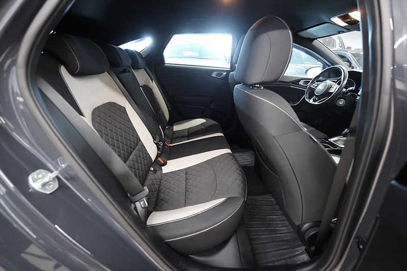 Kia ProCeed 1.5 T-GDI DCT 160hk GT Line Navi CarPlay B-kamera