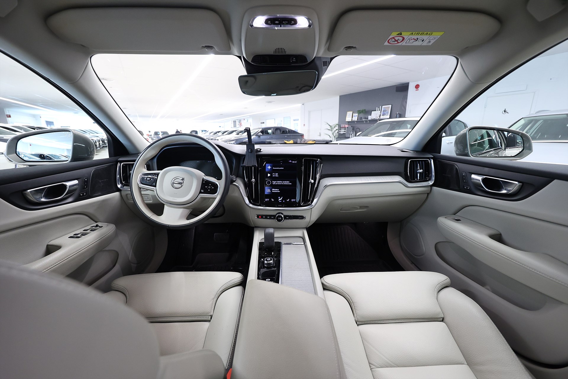 Volvo V60 Cross Country B4 Momentum H/K B-Kamera Skinn Keyless