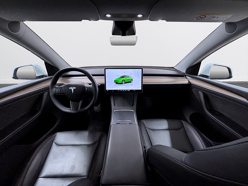Tesla Model Y Long Range 514hk Helg på Moberg! Pano Läder Navi B-Kamera
