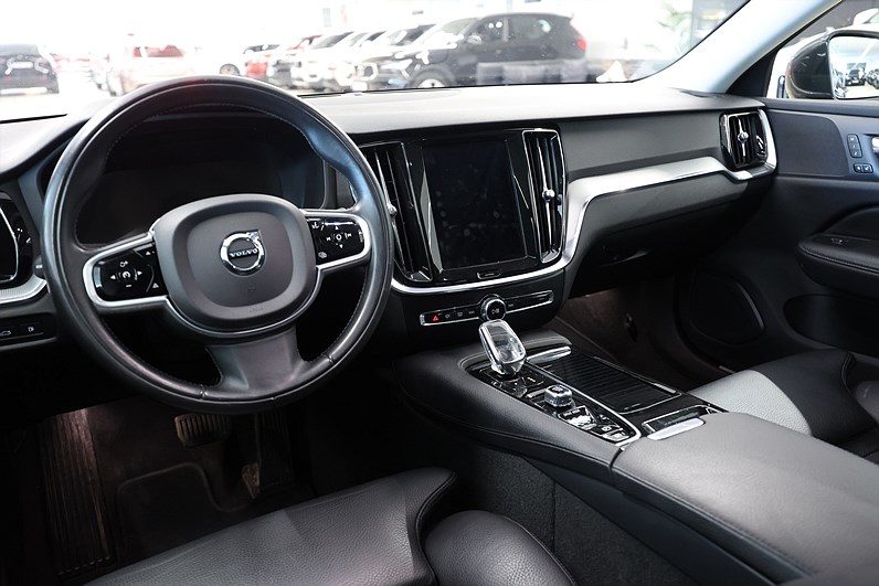 Volvo V60 T8 Twin Engine AWD 392hk Inscription Pano Keyless 360