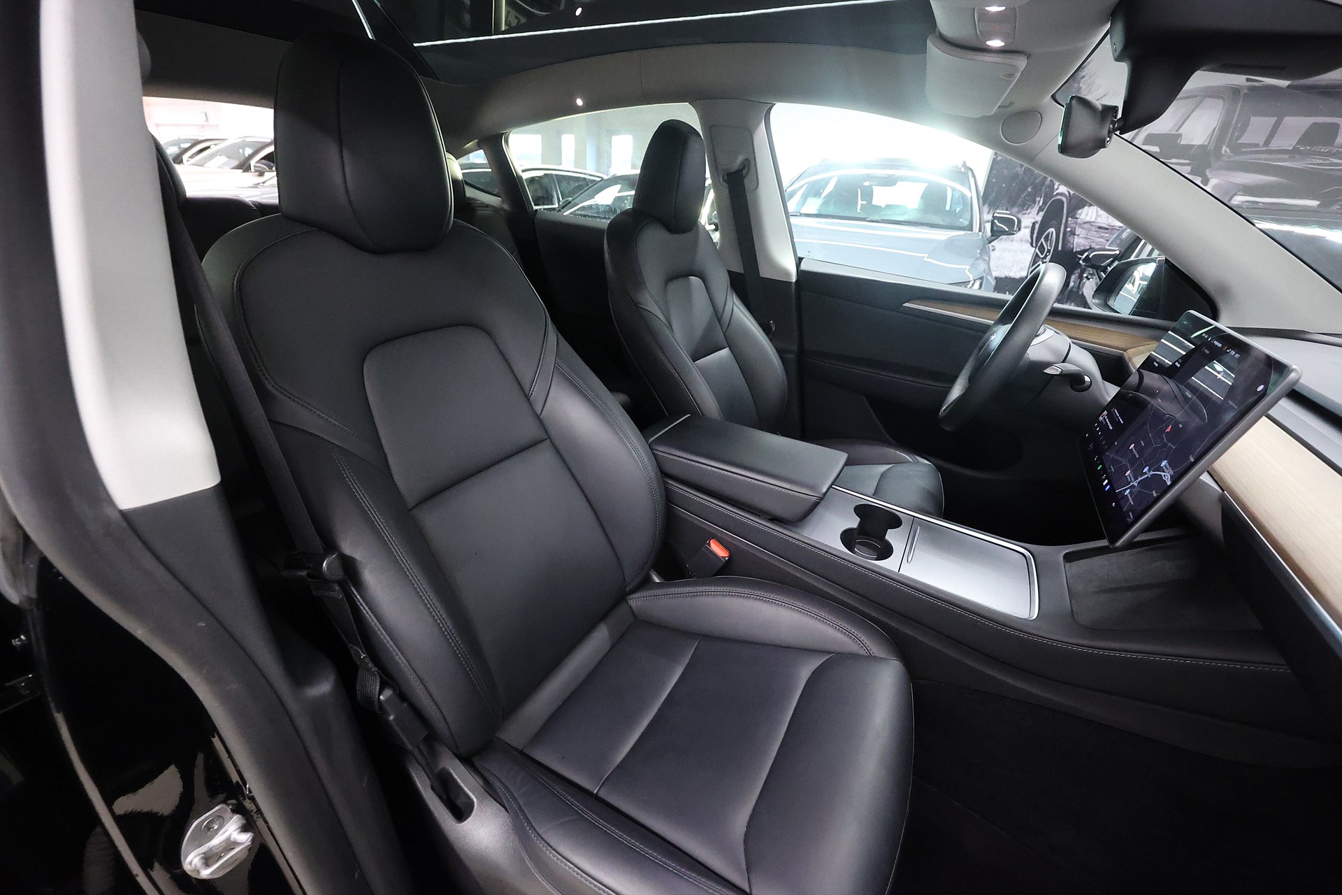 Tesla Model Y Performance 534hk Pano Läder Navi Premium Ljudsystem