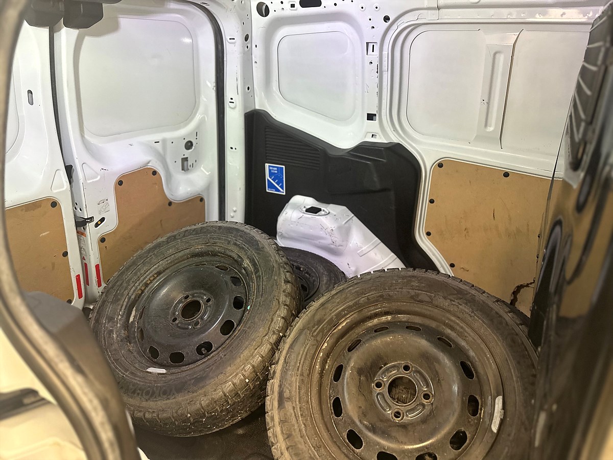 Ford Transit Courier – bild 8